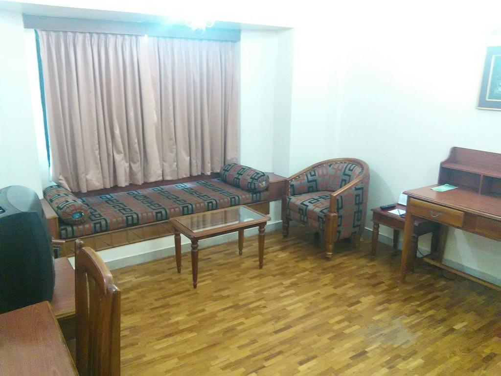 فندق ذا وودز مانور، طريق مهاتما غاندي Kochi المظهر الخارجي الصورة