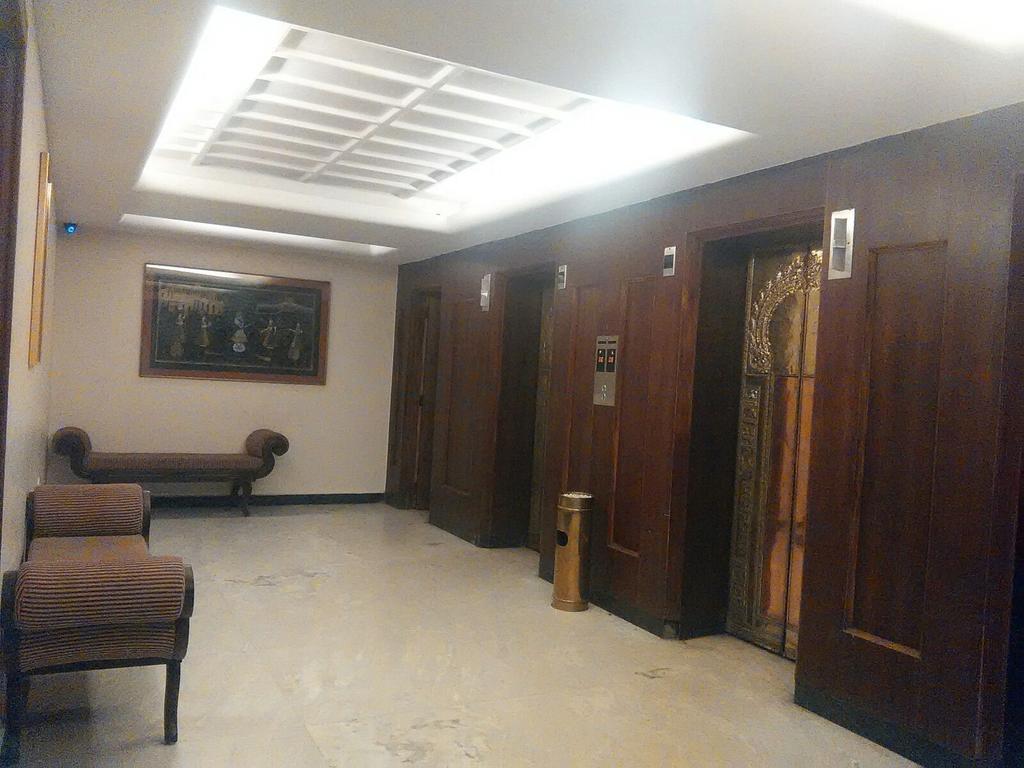 فندق ذا وودز مانور، طريق مهاتما غاندي Kochi المظهر الخارجي الصورة